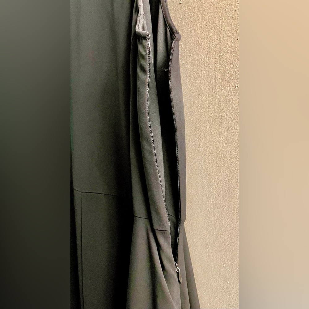 Black Sleeveless Dress w/ Lace Hem & Unique Back Bow Detail    SIZE 8 - Picture 10 of 14